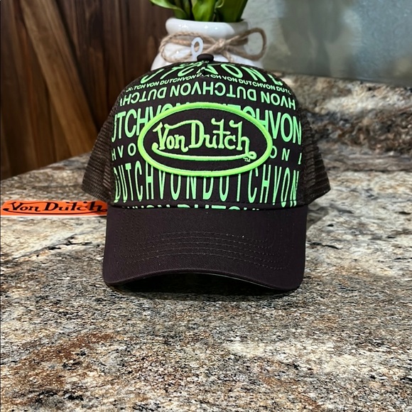 Von Dutch Other - Von Dutch NWT Monogram Expresso & Lime Trucker Classic Snapback hat